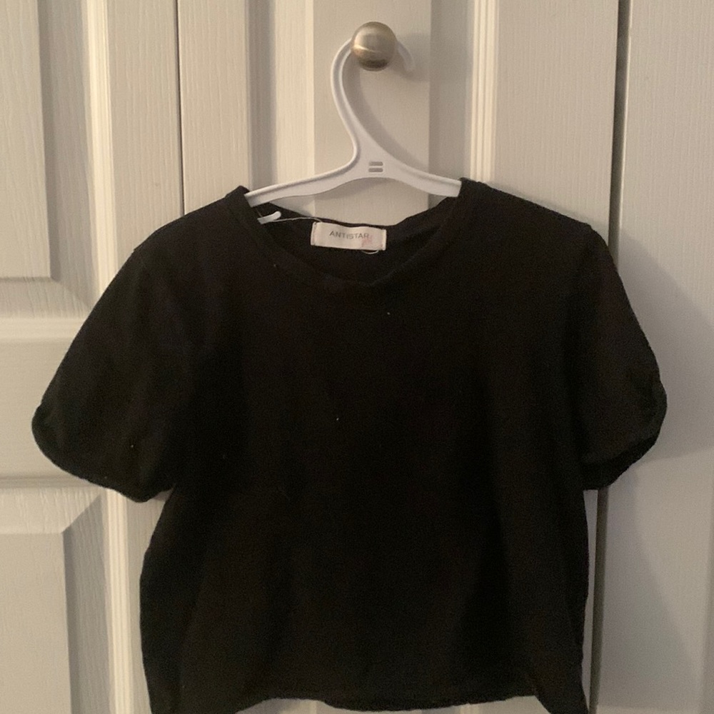 ANTISTAR Cropped Black Top